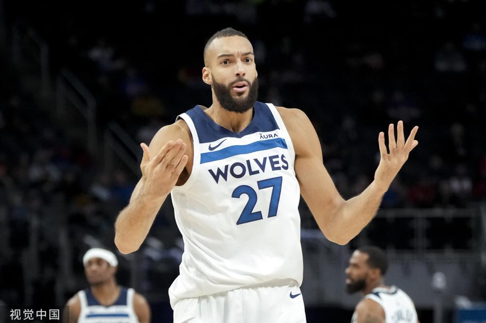 波利塔诺与 波利塔诺与