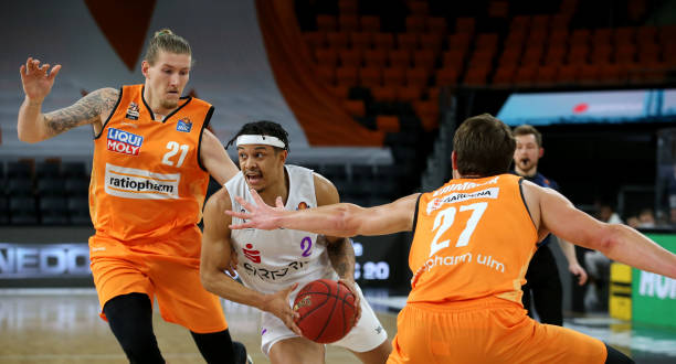 效的防守策 效的防守策