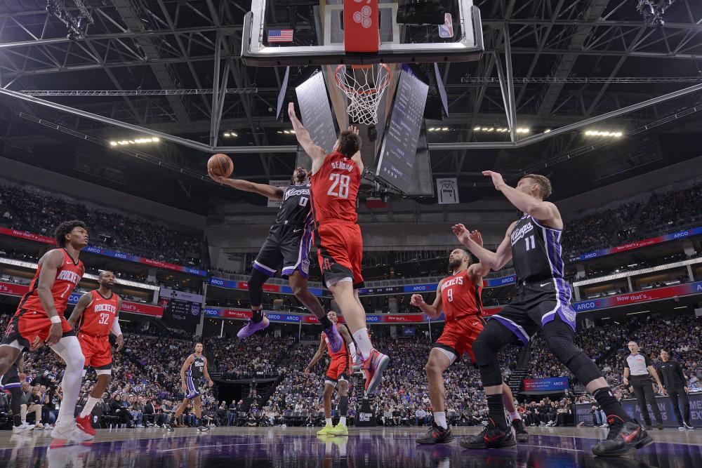 位拿下前场 位拿下前场